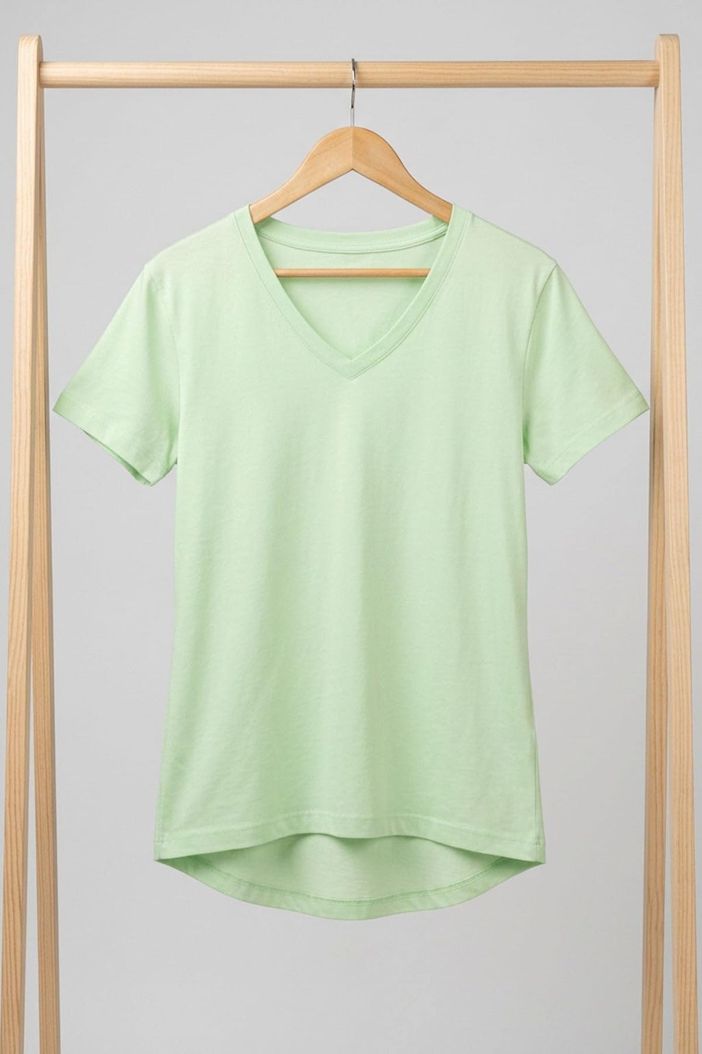V Yaka Basic Viskon Karışımlı Tişört