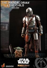 The Mandalorian and The Child (Deluxe) Sixth Scale Collectible Set by Hot Toys