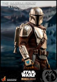 The Mandalorian and The Child (Deluxe) Sixth Scale Collectible Set by Hot Toys