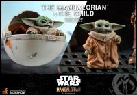 The Mandalorian and The Child (Deluxe) Sixth Scale Collectible Set by Hot Toys